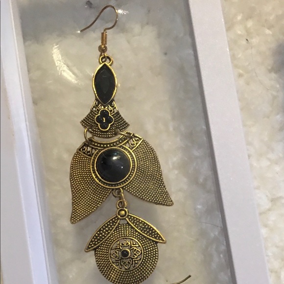 Necklaces, bracelets, earrings - Picture 11 of 12